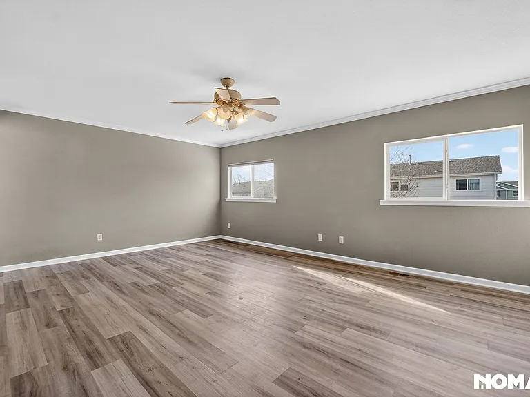 454 E 77th Pl — Photo 14