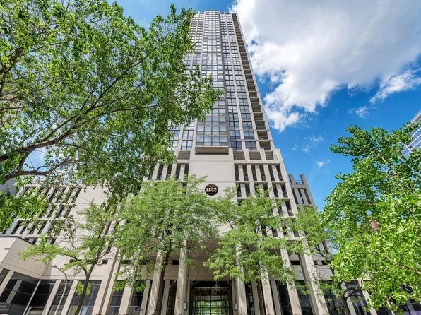 1122 N Clark St APT 2101, Chicago, IL 60610