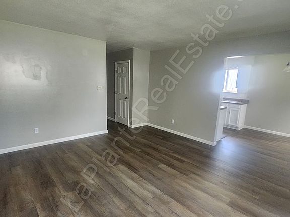 4th image of 130 Orville Dr