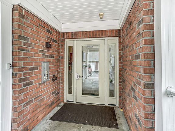 5th image of 4506 Clearwater Pl Unit 11