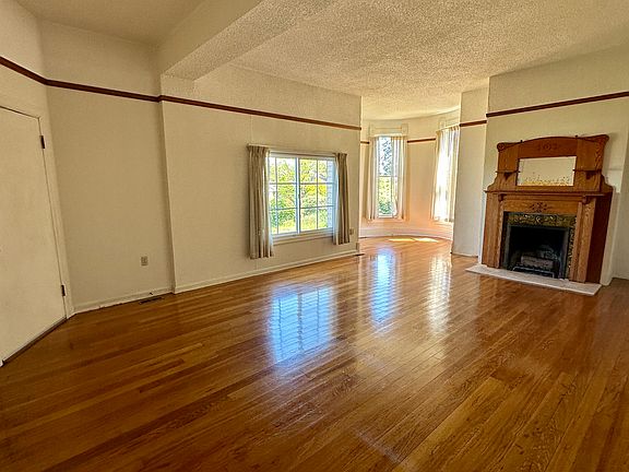 3rd image of 3216 N 30th St #1