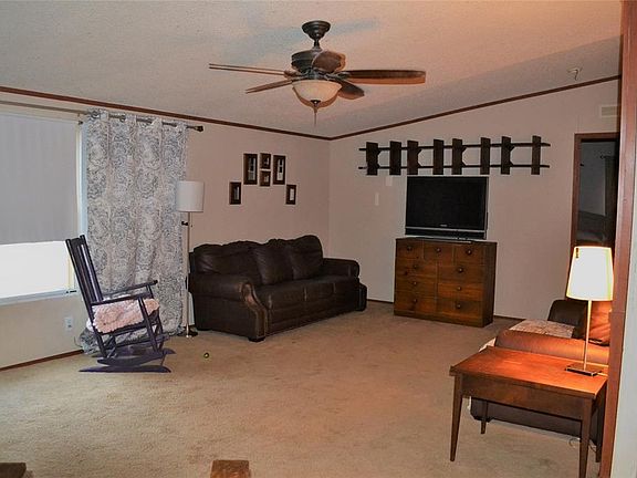 5th image of 104 Bishop St