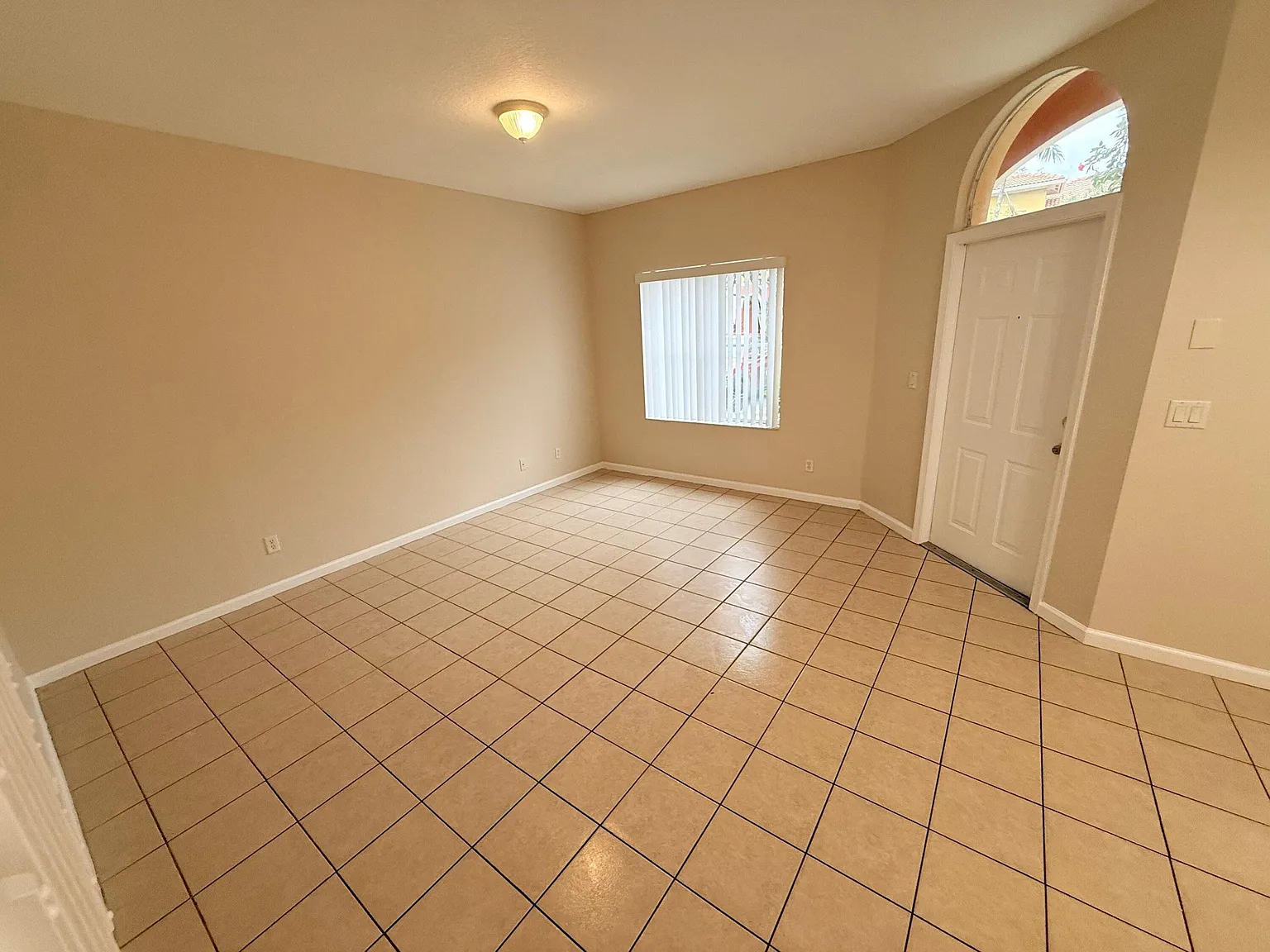 3 bed, 2.5 bath, 1533 sqft, $2,499 — Photo 3