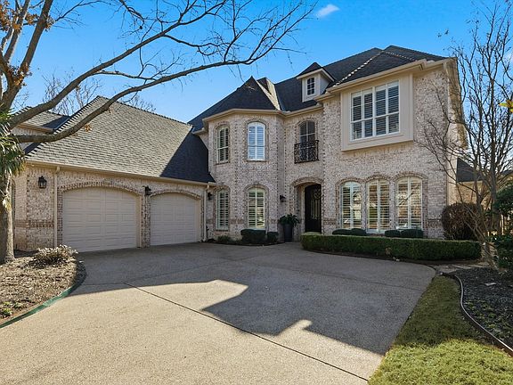 2nd image of 1308 Regency Ct