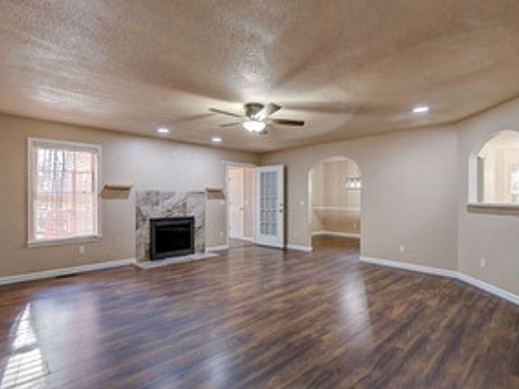 2nd image of 212 Running Deer Dr