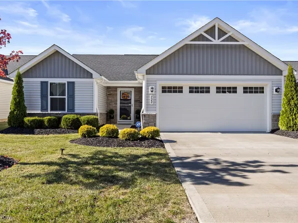 320 Pebble Creek Ct, Amherst, OH 44001