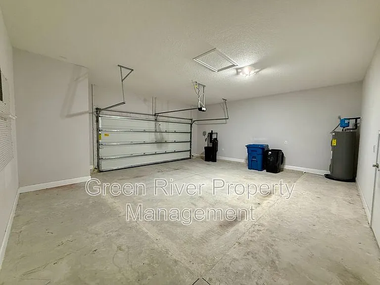 1818 Sandy Creek Pkwy — Photo 42