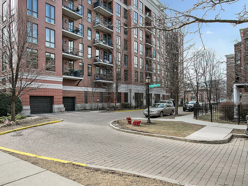 343 W Old Town Ct #710
