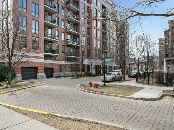 343 W Old Town Ct APT 710, Chicago, IL 60610
