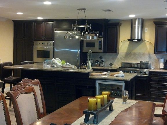 2nd image of 6112 Beeman Ave