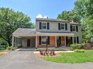 7010 Lamp Post Ln, Alexandria, VA 22306