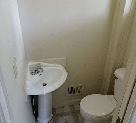 4th image of 1645 Coit Ave NE #2