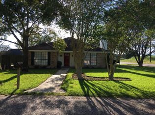 100 Sea Pines Dr, Youngsville, LA 70592
