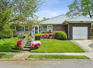 21833 Stewart Rd, Hollis Hills, NY 11427