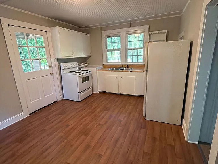 3516 Eastway Dr — Photo 5