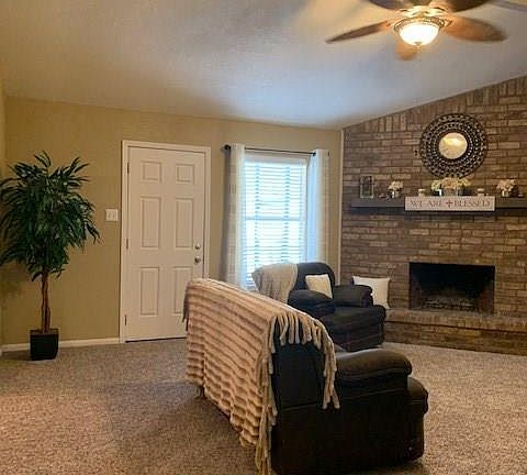 4th image of 7613 Fox River Ct