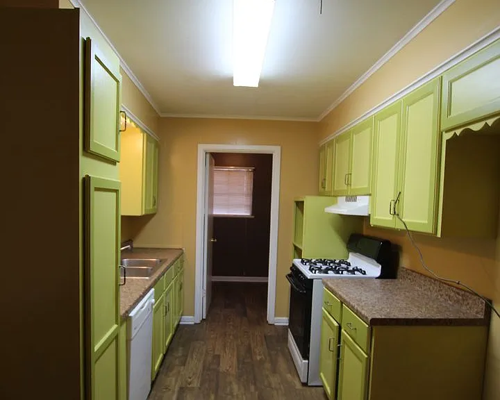 2113 Old Omen Rd — Photo 8