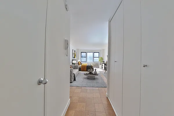 Rented by Platinum Forbes Global Properties | media 3