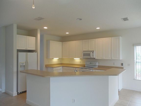5th image of 651 NE Timberdoodle Trail E