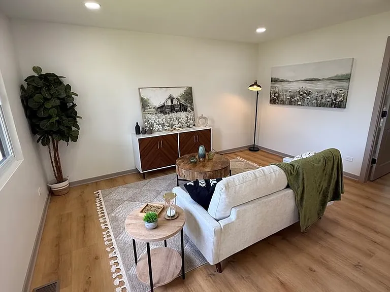 939 S Fletcher Dr — Photo 5