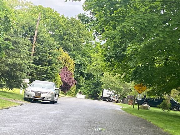 4th image of 76 Hill St E