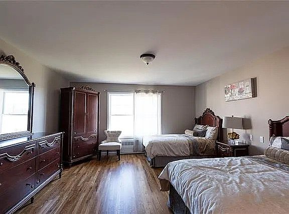 1st image of 62 Chestnut St