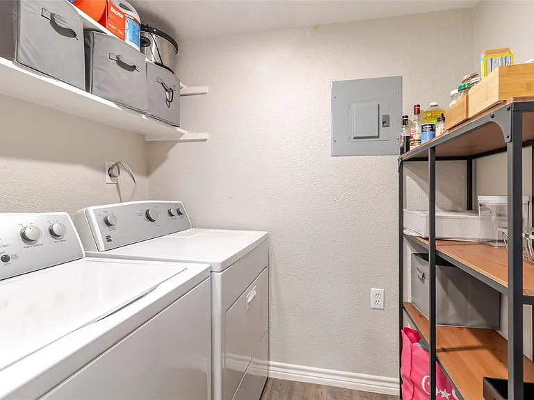 6915 Ten Oaks Cir — Photo 13