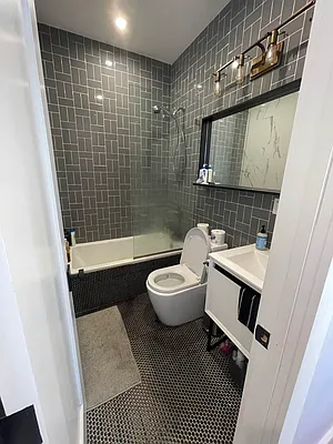 Rented by Delmark Realty LLC | media 37