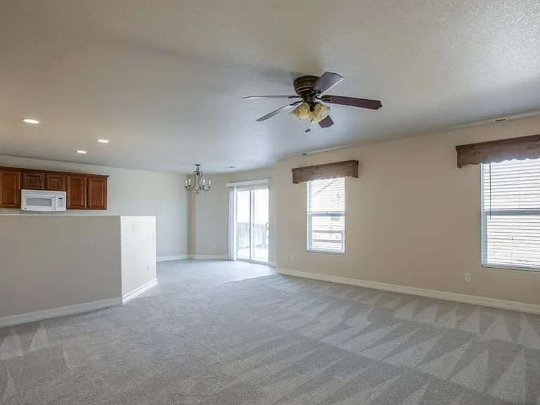 4026 Berwick Ln — Photo 5