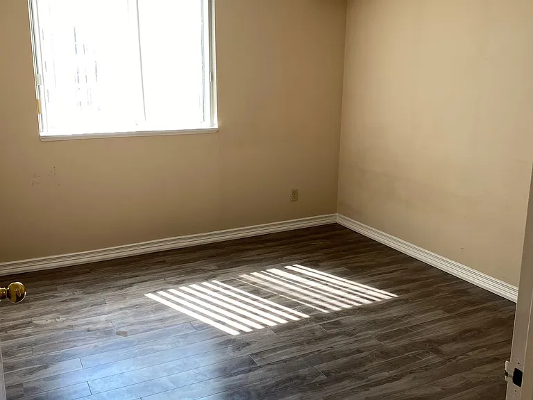 736 Bay St #1410 — Photo 6