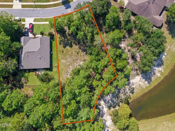 135 Amadeus Ave, Freeport, FL 32439