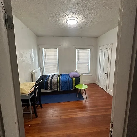 17 George St #4 — Photo 1
