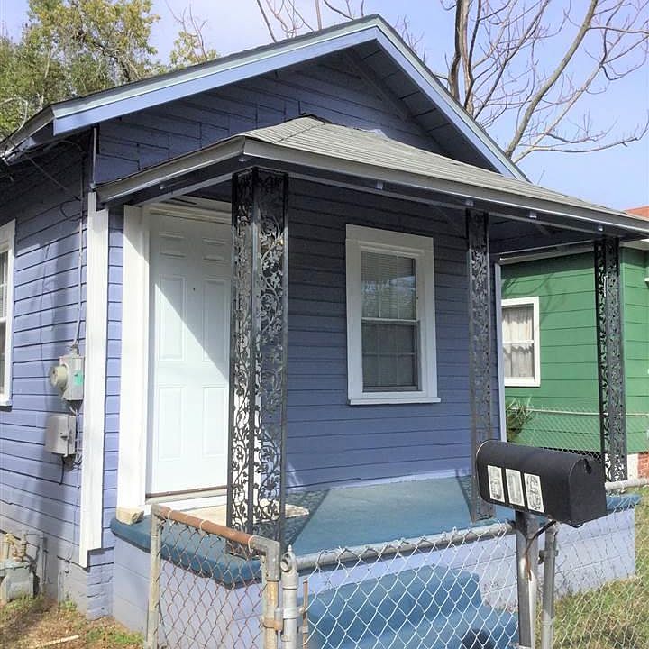 1st image of 606 E Lloyd St