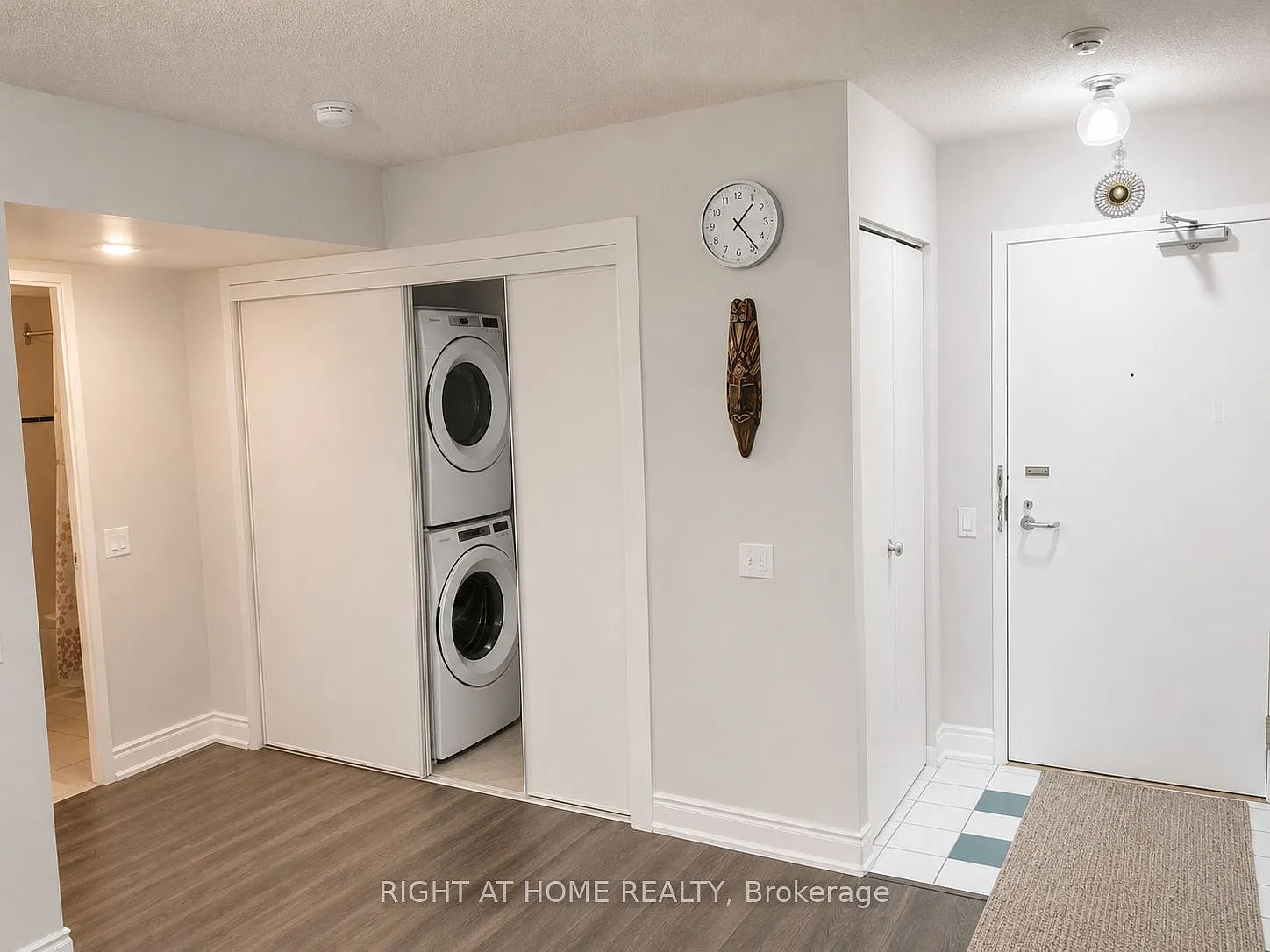 2 bed, $2,500 — Photo 4