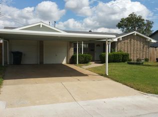 904 Eagle Dr, Moore, OK 73160