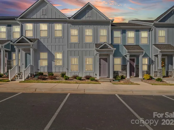 1723 Granby Heights Dr, Winston Salem, NC 27103