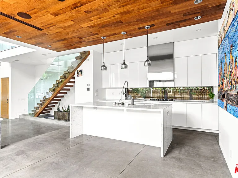 524 Rialto Ave — Photo 11