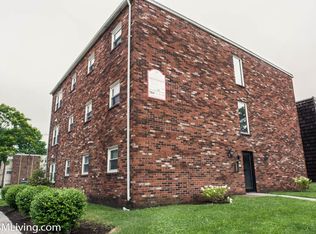 511 E White St, Champaign, IL 61820