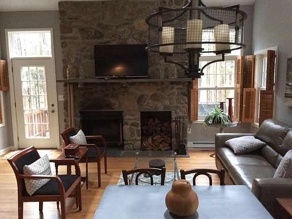3rd image of 2175 Oak Hill Dr