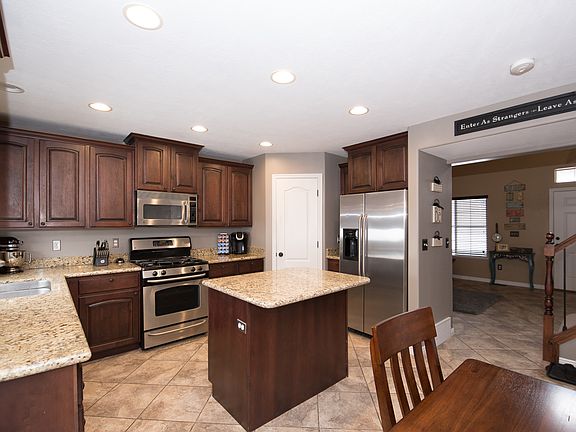 5th image of 4114 W Millsden Ln