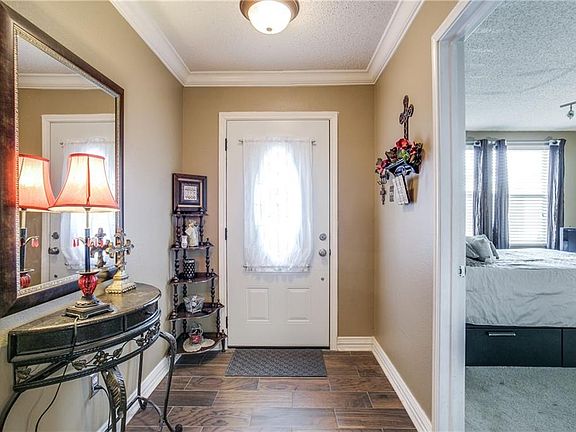4th image of 629 Almandora Dr