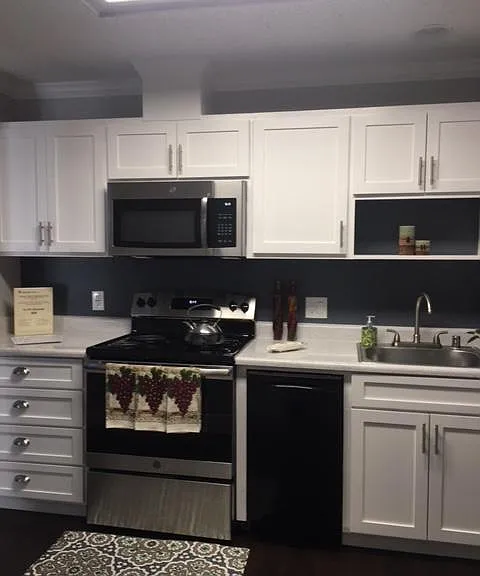 Chateau Manor — Photo 16