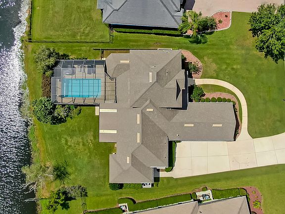 3rd image of 2886 Country Club Blvd