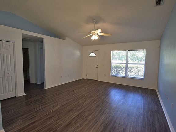 4th image of 895 Pine Ave