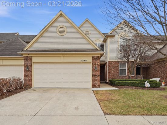 20766 Sleepy Hollow Dr, Macomb, MI 48044