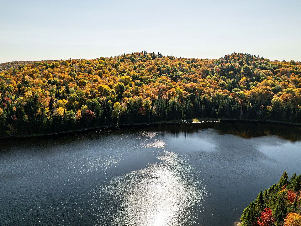 1st image of 1522 Chemin Du Lac Beauchamp