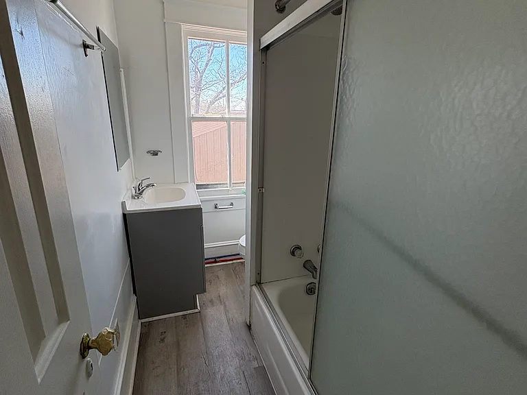 410 Northwest St #B — Photo 2