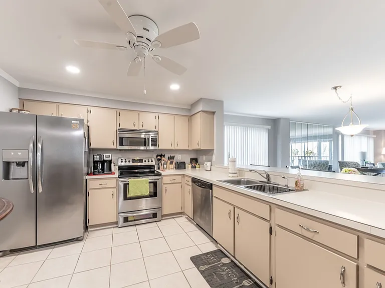 1477 Park Beach Cir #11 — Photo 32