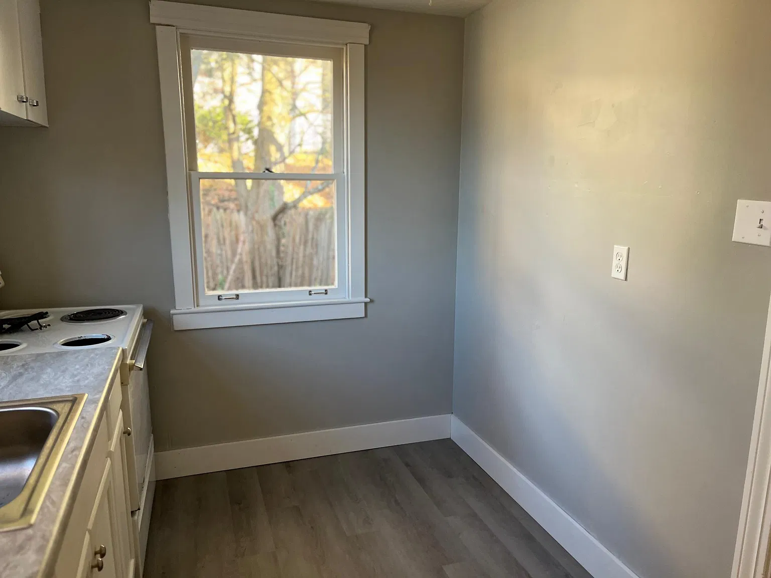 415 Harrison Ave — Photo 2