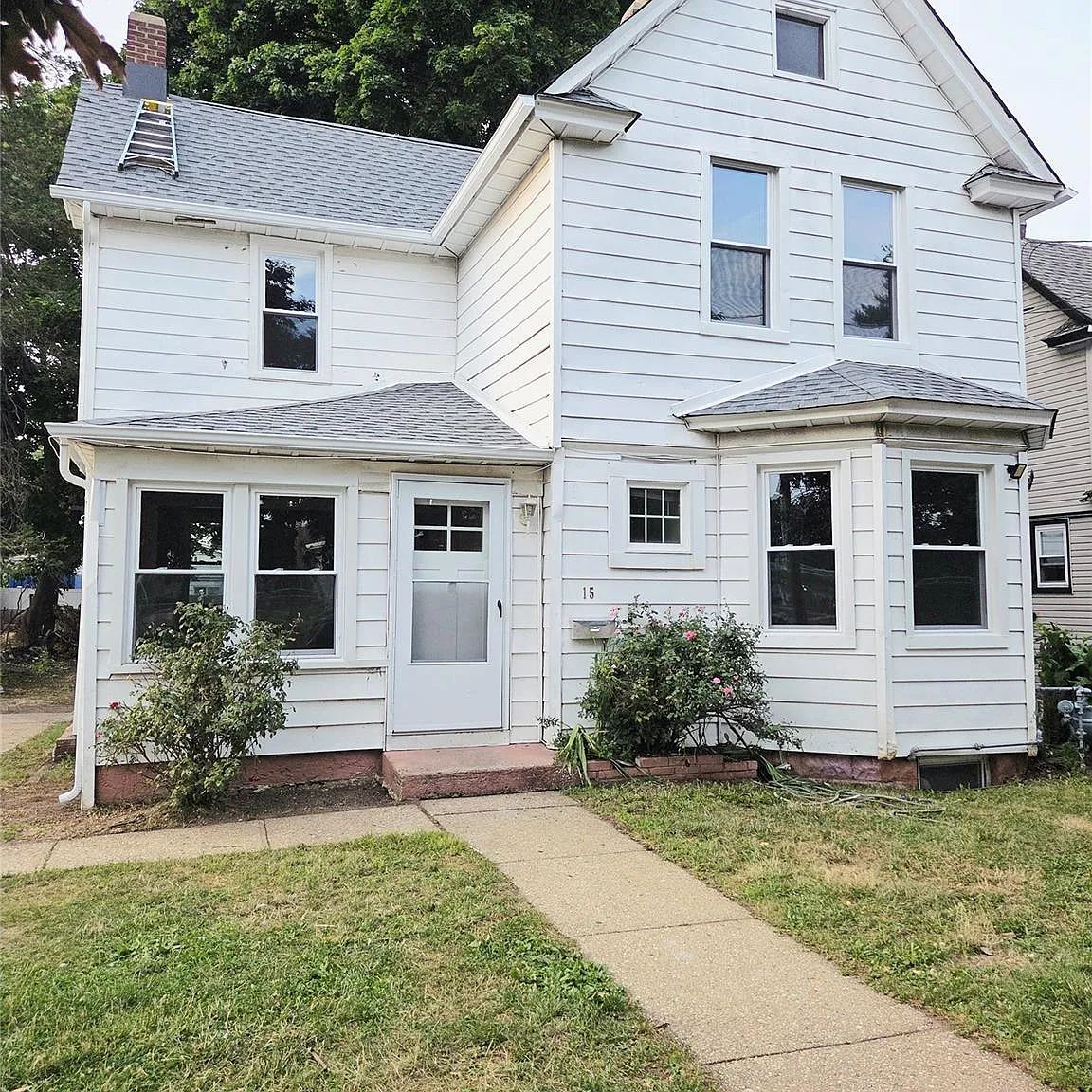 4 bed, 2.0 bath, 1291 sqft, $4,700 — Photo 1